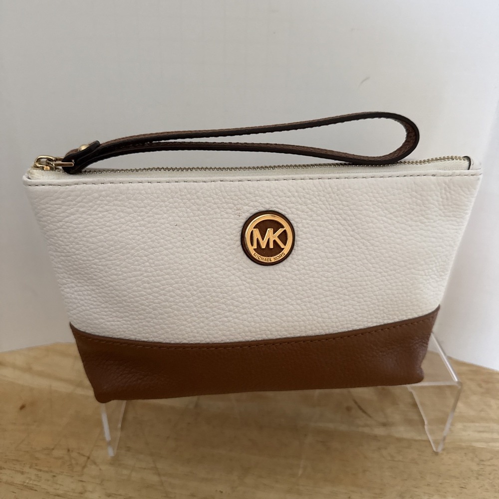 Michael Kors Leather Jet Set Travel Zip Leather Wristlet Pouch White/Brown